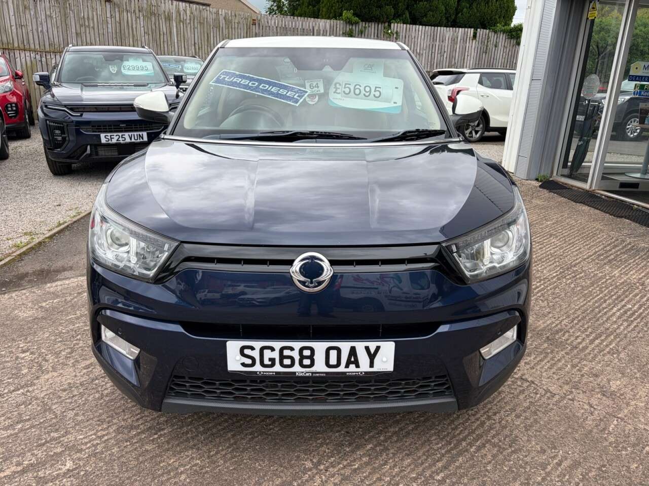 A 2018 SSANGYONG TIVOLI 1.6 e-XDi ELX SUV 5dr Diesel Manual Euro 6 (115 ps) A 2018 SSANGYONG TIVOLI 1.6 e-XDi ELX SUV 5dr Diesel Manual Euro 6 (115 ps)
