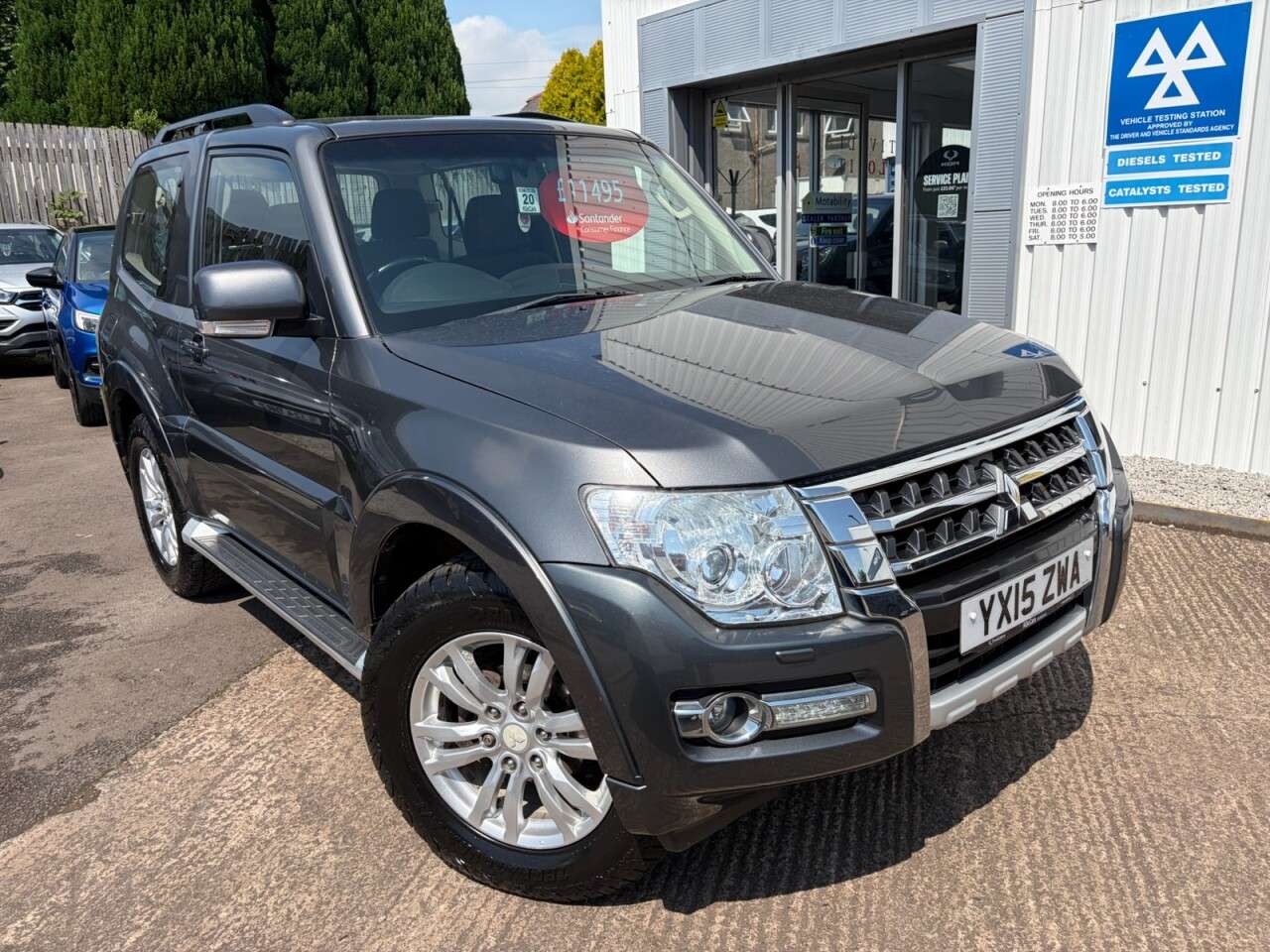 A 2015 MITSUBISHI SHOGUN 3.2 DI-DC SG2 SUV 3dr Diesel Manual 4WD Euro 5 SWB (197 ps) A 2015 MITSUBISHI SHOGUN 3.2 DI-DC SG2 SUV 3dr Diesel Manual 4WD Euro 5 SWB (197 ps)