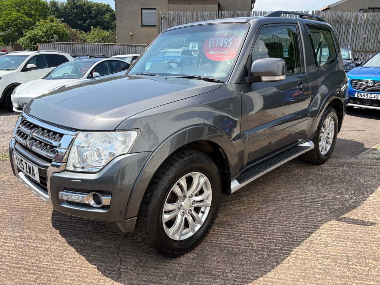 A 2015 MITSUBISHI SHOGUN 3.2 DI-DC SG2 SUV 3dr Diesel Manual 4WD Euro 5 SWB (197 ps) A 2015 MITSUBISHI SHOGUN 3.2 DI-DC SG2 SUV 3dr Diesel Manual 4WD Euro 5 SWB (197 ps)