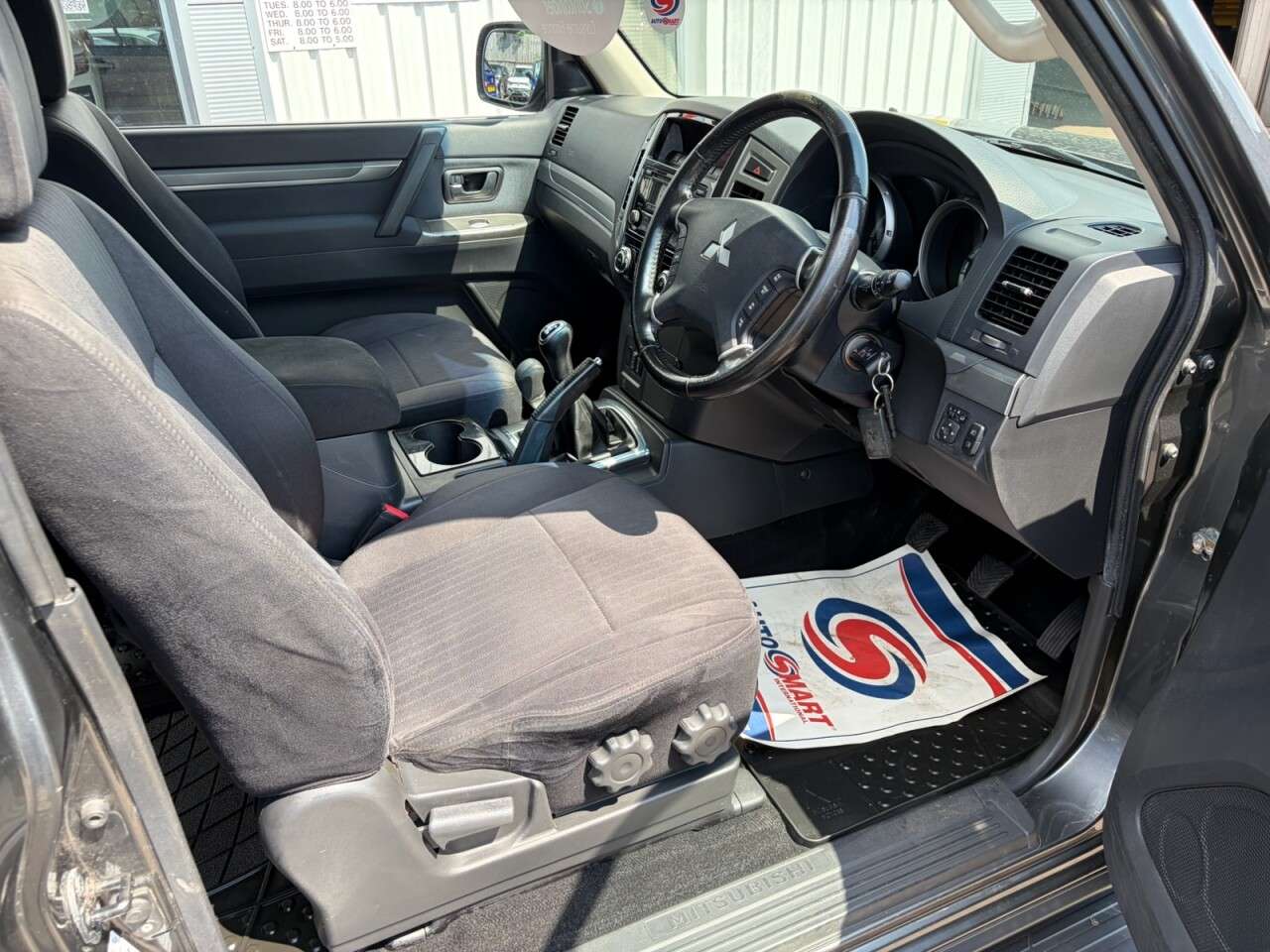 2015 MITSUBISHI SHOGUN 2015 MITSUBISHI SHOGUN