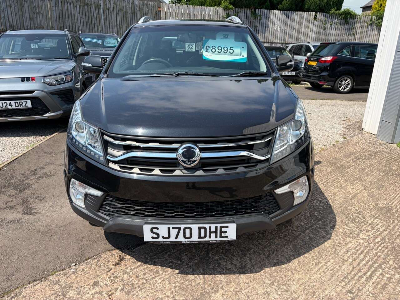 A 2020 SSANGYONG KORANDO 2.2D LE SUV 5dr Diesel Manual Euro 6 (178 ps) A 2020 SSANGYONG KORANDO 2.2D LE SUV 5dr Diesel Manual Euro 6 (178 ps)