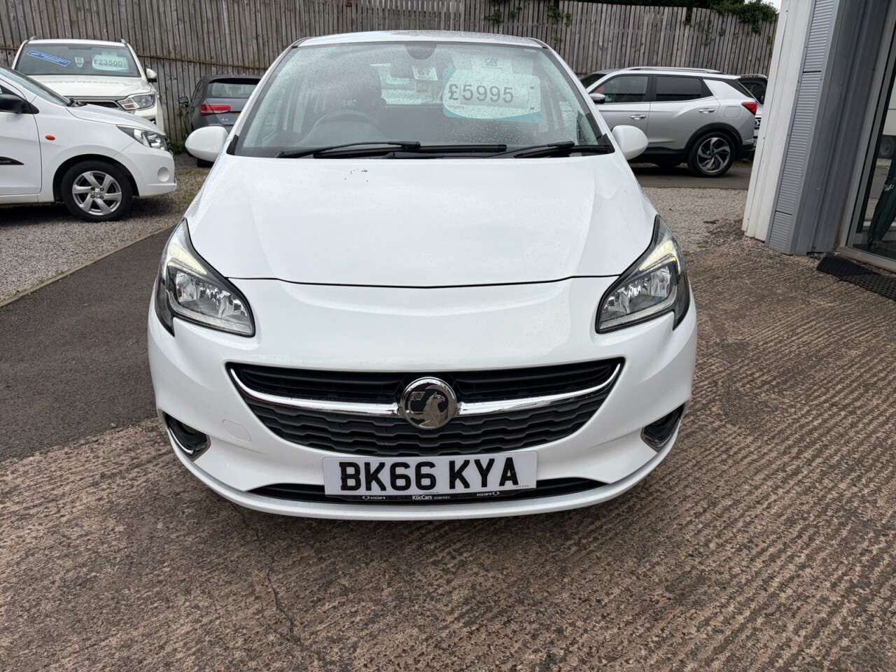 A 2016 VAUXHALL CORSA 1.4i ecoFLEX SRi Hatchback 5dr Petrol Manual Euro 6 (90 ps) A 2016 VAUXHALL CORSA 1.4i ecoFLEX SRi Hatchback 5dr Petrol Manual Euro 6 (90 ps)