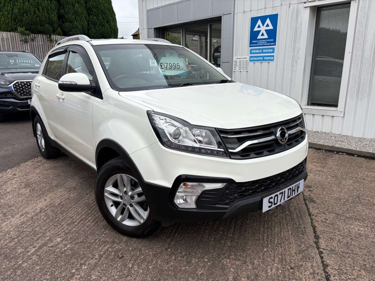 A 2021 SSANGYONG KORANDO 2.2D SE SUV 5dr Diesel Manual Euro 6 (178 ps) A 2021 SSANGYONG KORANDO 2.2D SE SUV 5dr Diesel Manual Euro 6 (178 ps)