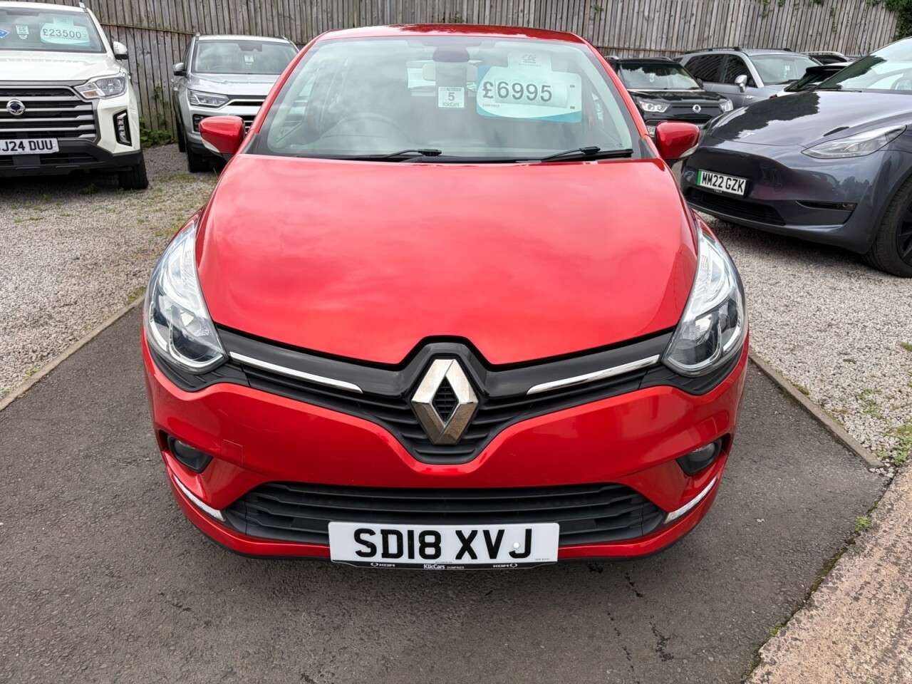 A 2018 RENAULT CLIO 1.2 16V Dynamique Nav Hatchback 5dr Petrol Manual Euro 6 (75 ps) A 2018 RENAULT CLIO 1.2 16V Dynamique Nav Hatchback 5dr Petrol Manual Euro 6 (75 ps)