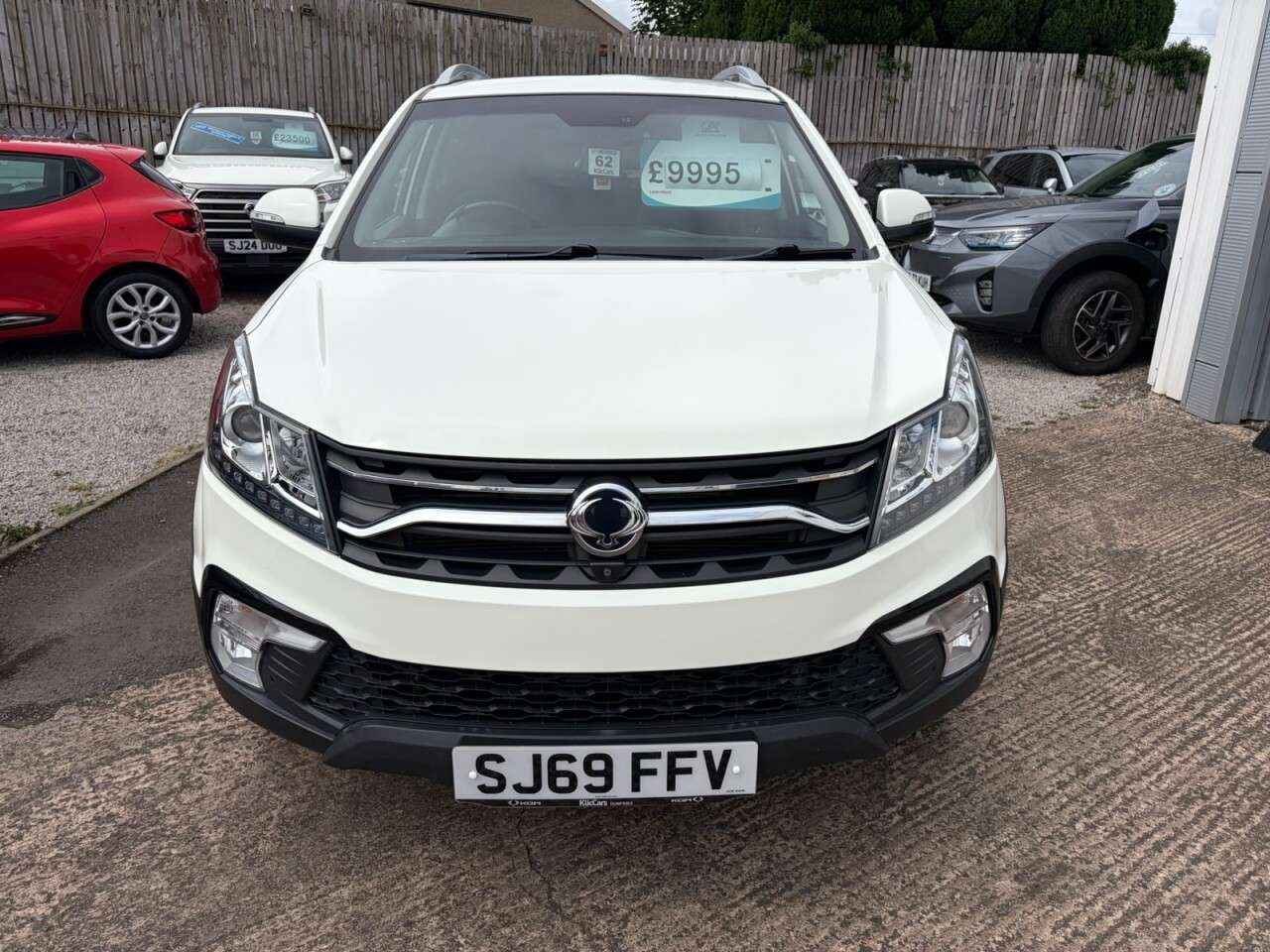 A 2019 SSANGYONG KORANDO 2.2D Ultimate SUV 5dr Diesel Auto 4WD Euro 6 (178 ps) A 2019 SSANGYONG KORANDO 2.2D Ultimate SUV 5dr Diesel Auto 4WD Euro 6 (178 ps)