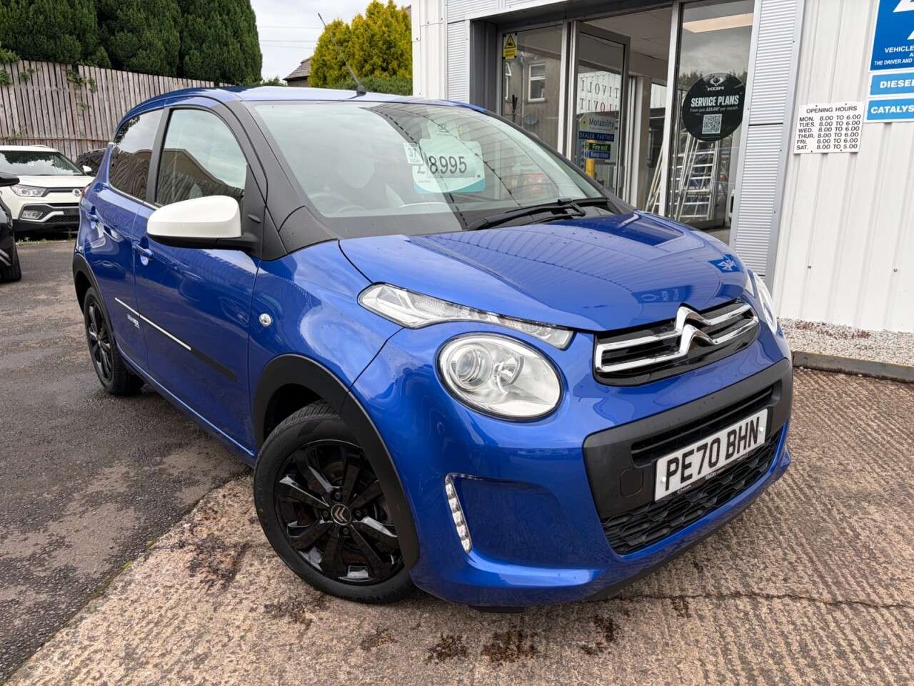 A 2020 CITROEN C1 1.0 VTi Urban Ride Hatchback 5dr Petrol Manual Euro 6 (s/s) (72 ps) A 2020 CITROEN C1 1.0 VTi Urban Ride Hatchback 5dr Petrol Manual Euro 6 (s/s) (72 ps)