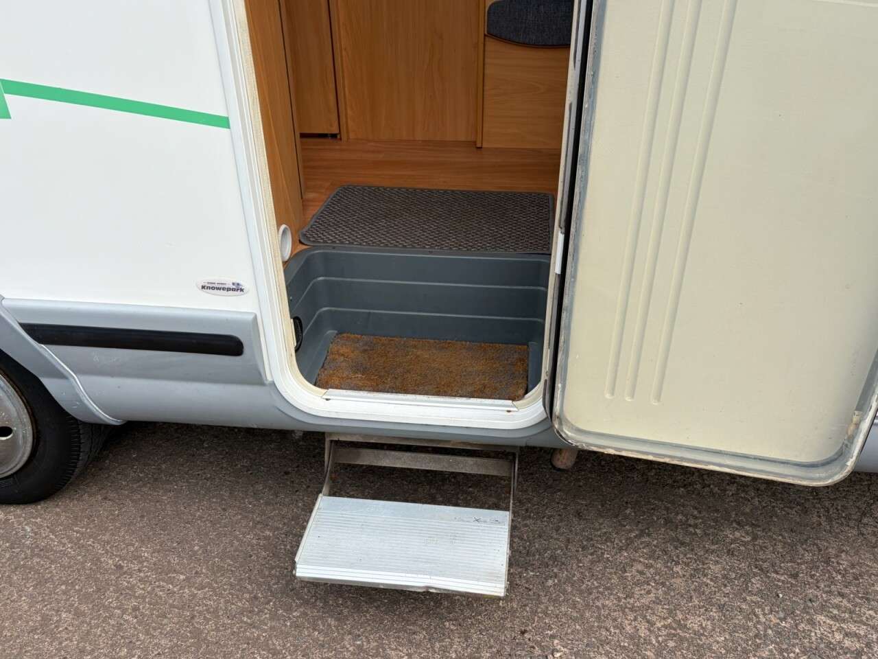 2005 FORD CHAUSSON 2005 FORD CHAUSSON