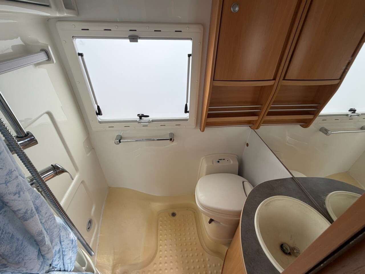 2005 FORD CHAUSSON 2005 FORD CHAUSSON