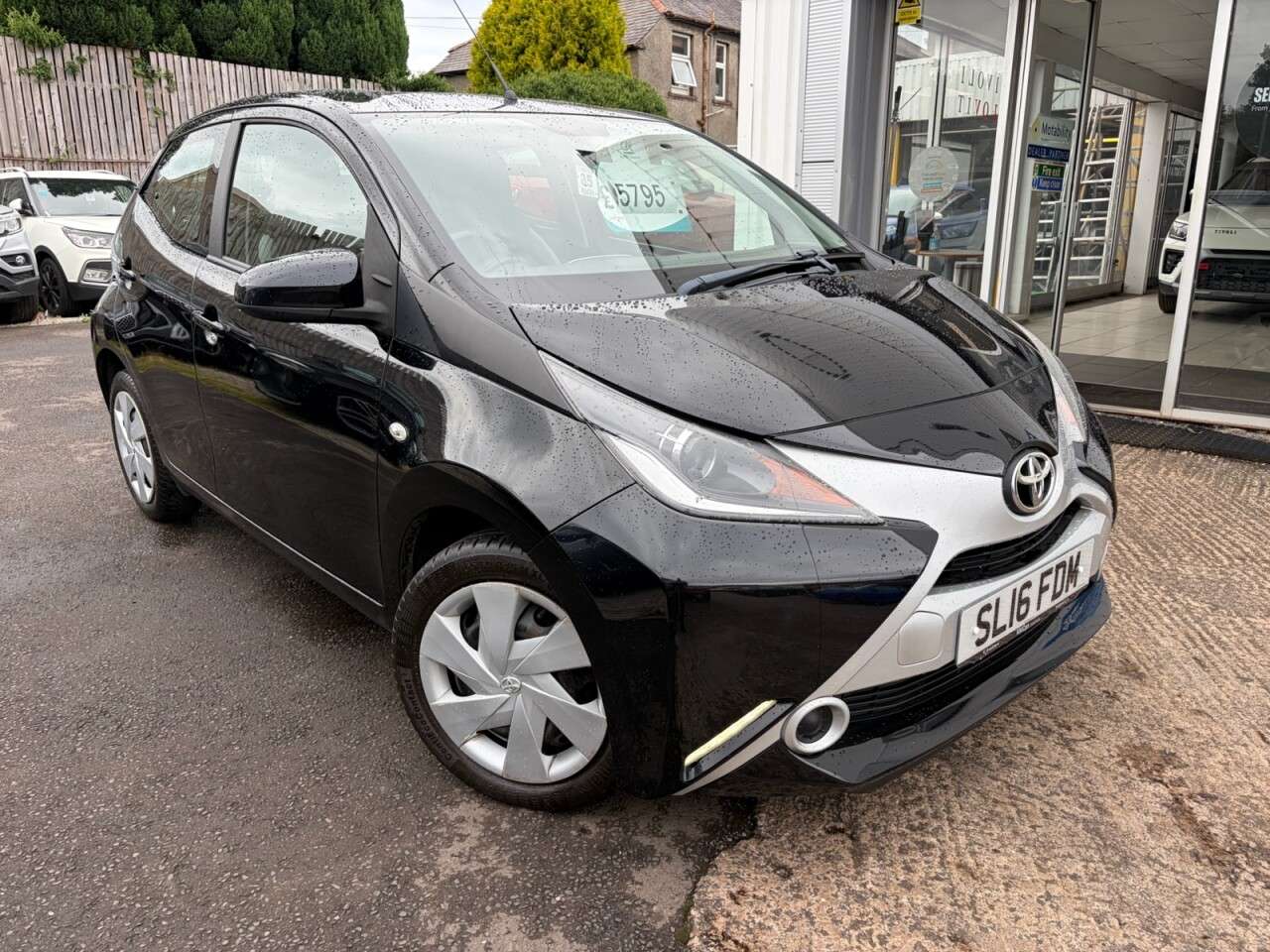 A 2016 TOYOTA AYGO 1.0 VVT-i x-play Hatchback 5dr Petrol Manual Euro 6 (68 ps) A 2016 TOYOTA AYGO 1.0 VVT-i x-play Hatchback 5dr Petrol Manual Euro 6 (68 ps)