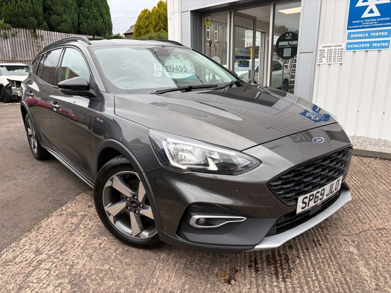 A 2019 FORD FOCUS 1.0T EcoBoost Active Estate 5dr Petrol Manual Euro 6 (s/s) (125 ps) A 2019 FORD FOCUS 1.0T EcoBoost Active Estate 5dr Petrol Manual Euro 6 (s/s) (125 ps)