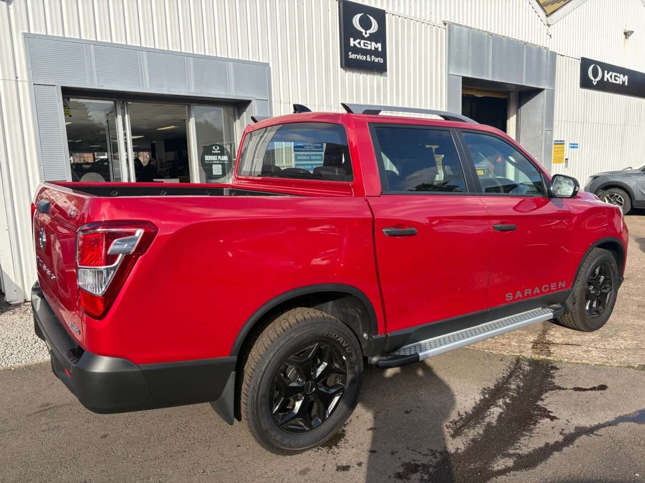 A 2025 KGM MUSSO Q261 SARACEN 2.2D Saracen Pickup Double Cab 4dr Diesel Auto 4WD Euro 6 (202 ps) A 2025 KGM MUSSO Q261 SARACEN 2.2D Saracen Pickup Double Cab 4dr Diesel Auto 4WD Euro 6 (202 ps)