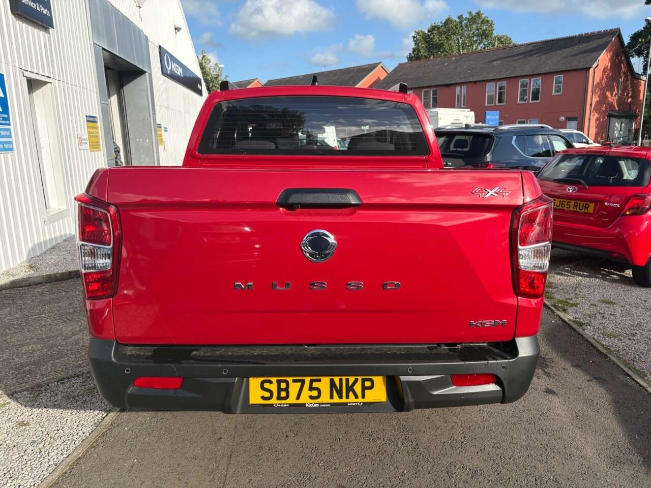 A 2025 KGM MUSSO Q261 SARACEN 2.2D Saracen Pickup Double Cab 4dr Diesel Auto 4WD Euro 6 (202 ps) A 2025 KGM MUSSO Q261 SARACEN 2.2D Saracen Pickup Double Cab 4dr Diesel Auto 4WD Euro 6 (202 ps)