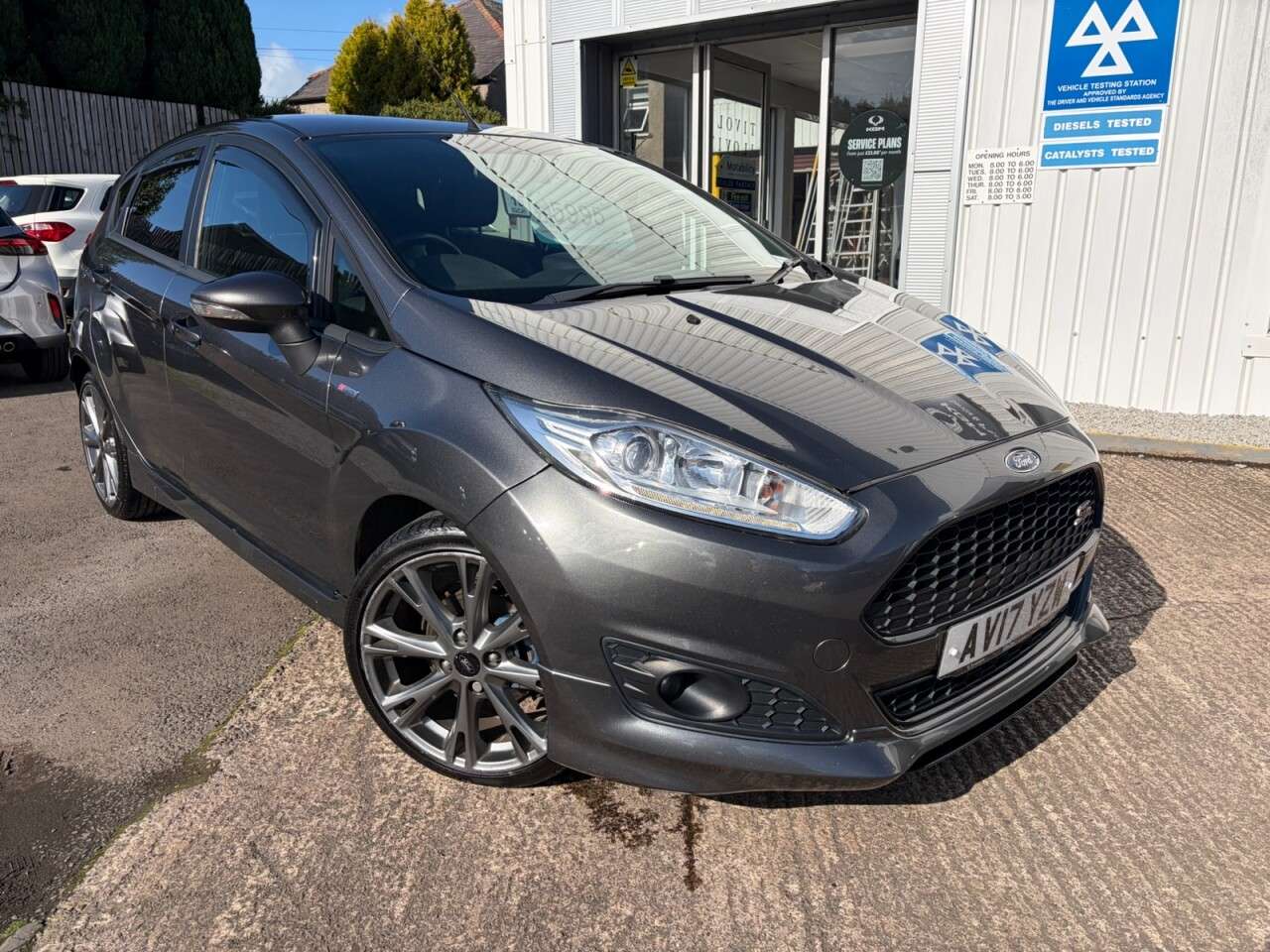 A 2017 FORD FIESTA 1.0T EcoBoost ST-Line Hatchback 5dr Petrol Manual Euro 6 (s/s) (100 ps) A 2017 FORD FIESTA 1.0T EcoBoost ST-Line Hatchback 5dr Petrol Manual Euro 6 (s/s) (100 ps)
