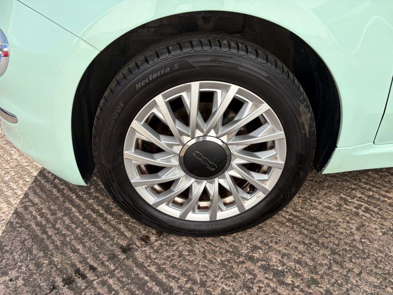 A 2018 FIAT 500 1.2 Lounge Hatchback 3dr Petrol Manual Euro 6 (s/s) (69 bhp) A 2018 FIAT 500 1.2 Lounge Hatchback 3dr Petrol Manual Euro 6 (s/s) (69 bhp)