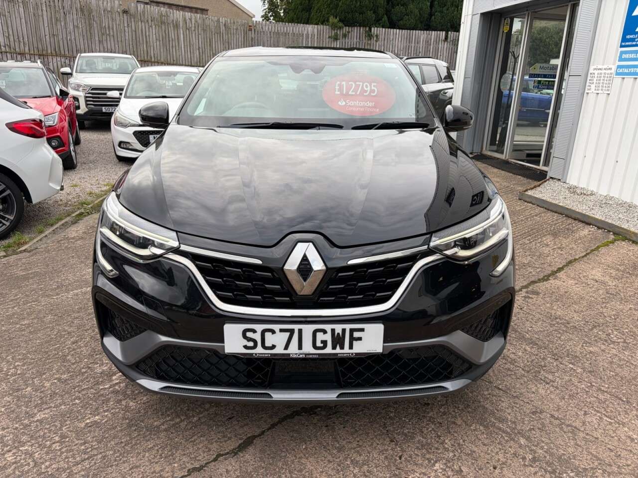 A 2021 RENAULT ARKANA 1.6 E-TECH r.s. line SUV 5dr Petrol Hybrid Auto 2WD Euro 6 (s/s) (145 bhp) A 2021 RENAULT ARKANA 1.6 E-TECH r.s. line SUV 5dr Petrol Hybrid Auto 2WD Euro 6 (s/s) (145 bhp)