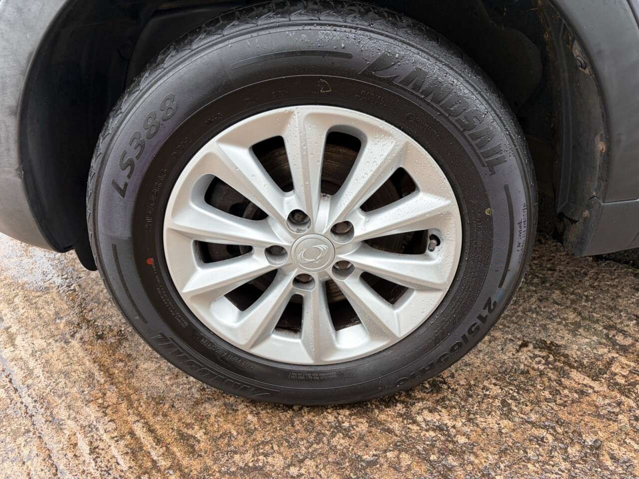 A 2015 SSANGYONG KORANDO 2.0D SE4 SUV 5dr Diesel Manual 4WD Euro 5 (149 ps) A 2015 SSANGYONG KORANDO 2.0D SE4 SUV 5dr Diesel Manual 4WD Euro 5 (149 ps)