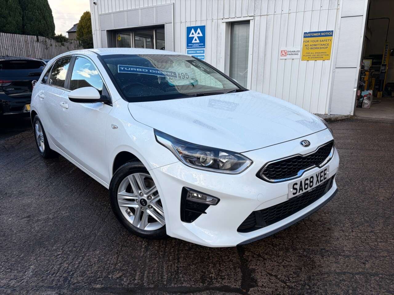 A 2018 KIA CEED 1.6 CRDi ECO 2 Hatchback 5dr Diesel Manual Euro 6 (s/s) (114 bhp) A 2018 KIA CEED 1.6 CRDi ECO 2 Hatchback 5dr Diesel Manual Euro 6 (s/s) (114 bhp)