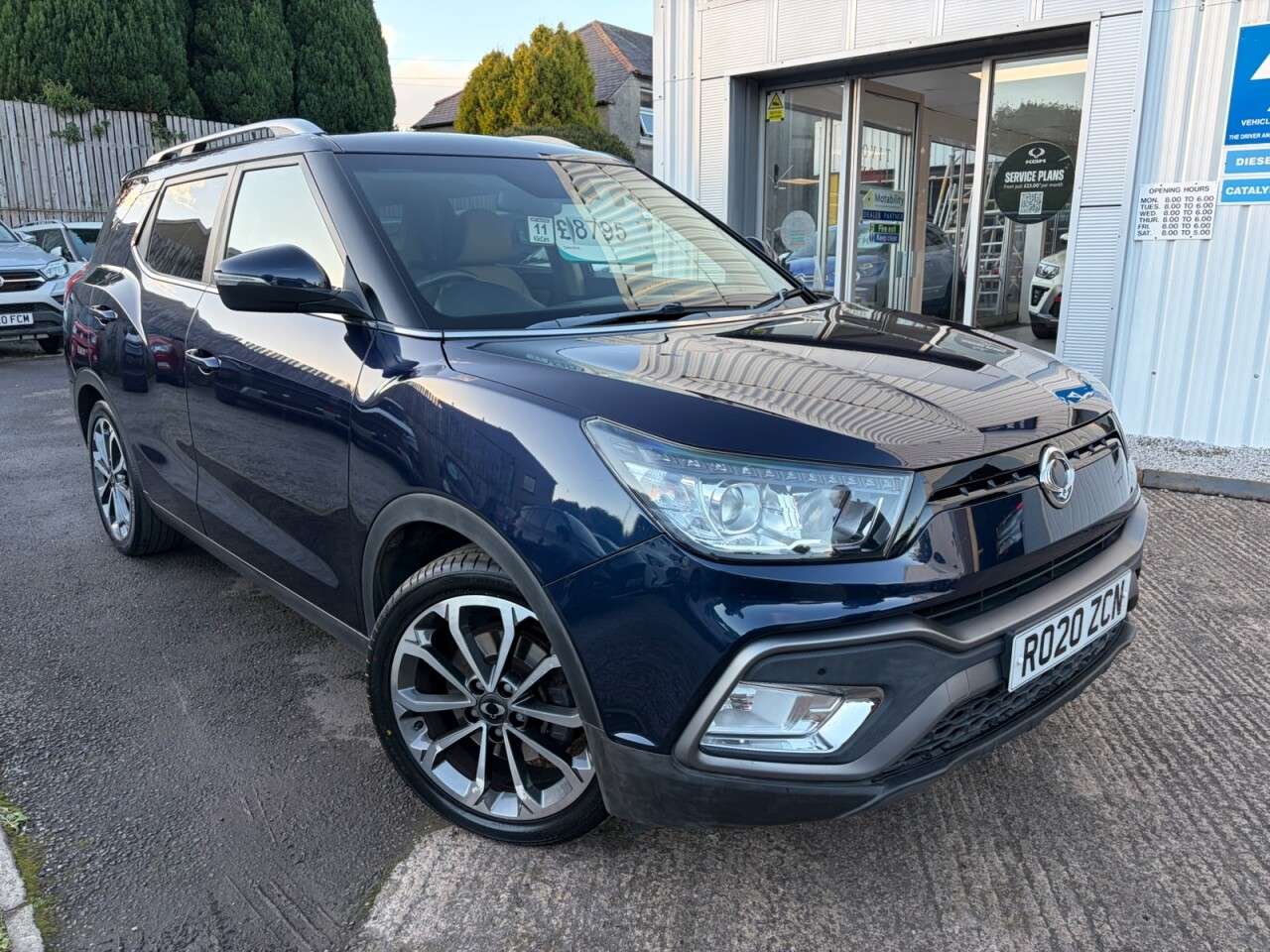 A 2020 SSANGYONG TIVOLI XLV 1.6P Ultimate SUV 5dr Petrol Manual Euro 6 (s/s) (128 ps) A 2020 SSANGYONG TIVOLI XLV 1.6P Ultimate SUV 5dr Petrol Manual Euro 6 (s/s) (128 ps)