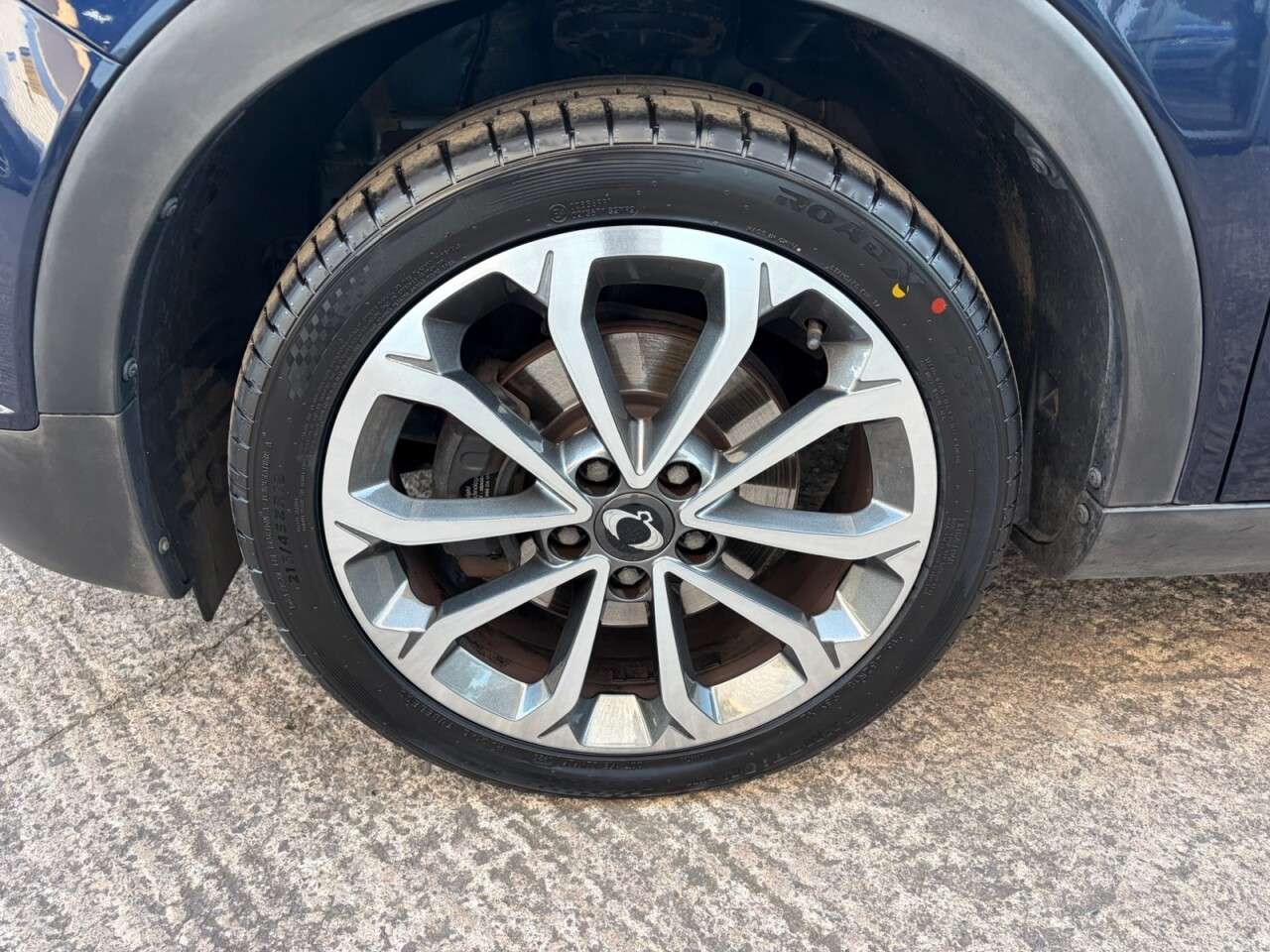 A 2020 SSANGYONG TIVOLI XLV 1.6P Ultimate SUV 5dr Petrol Manual Euro 6 (s/s) (128 ps) A 2020 SSANGYONG TIVOLI XLV 1.6P Ultimate SUV 5dr Petrol Manual Euro 6 (s/s) (128 ps)