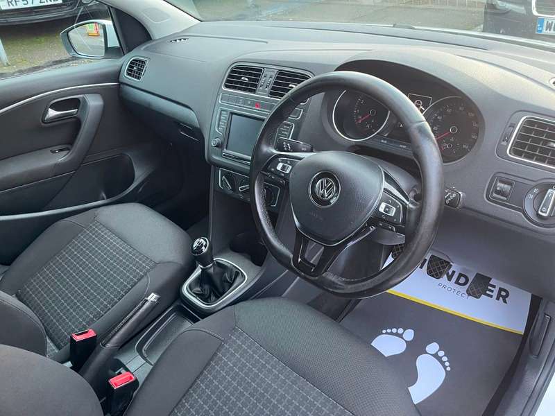 null VOLKSWAGEN POLO null VOLKSWAGEN POLO