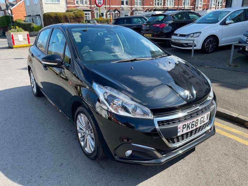 A 2018 PEUGEOT 208 S/S SIGNATURE A 2018 PEUGEOT 208 S/S SIGNATURE