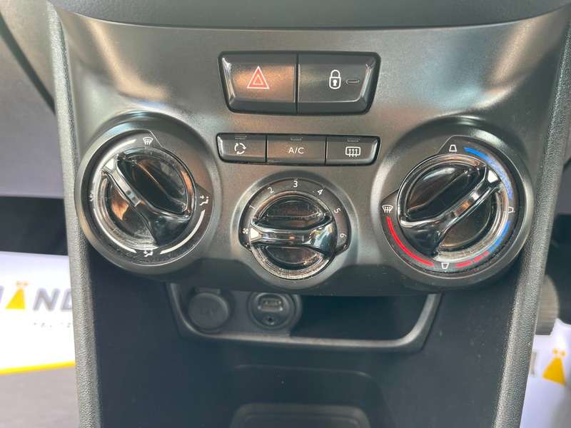 2012 PEUGEOT 208 2012 PEUGEOT 208