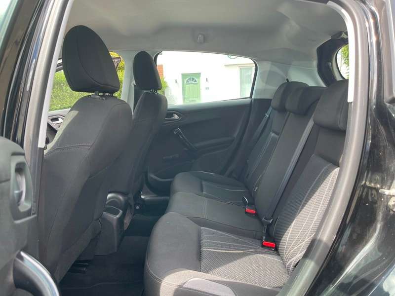 2012 PEUGEOT 208 2012 PEUGEOT 208