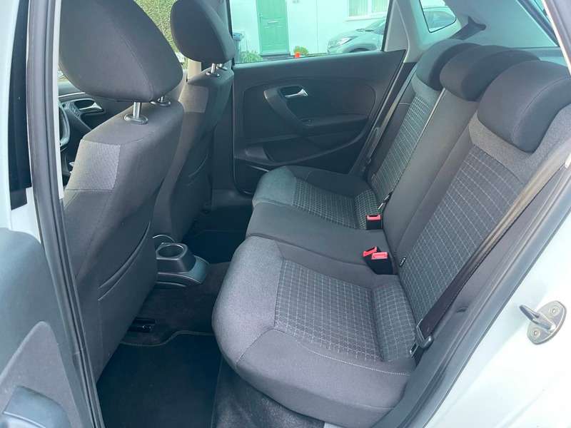 null VOLKSWAGEN POLO null VOLKSWAGEN POLO