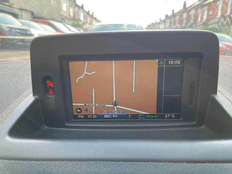 2011 RENAULT CLIO 2011 RENAULT CLIO