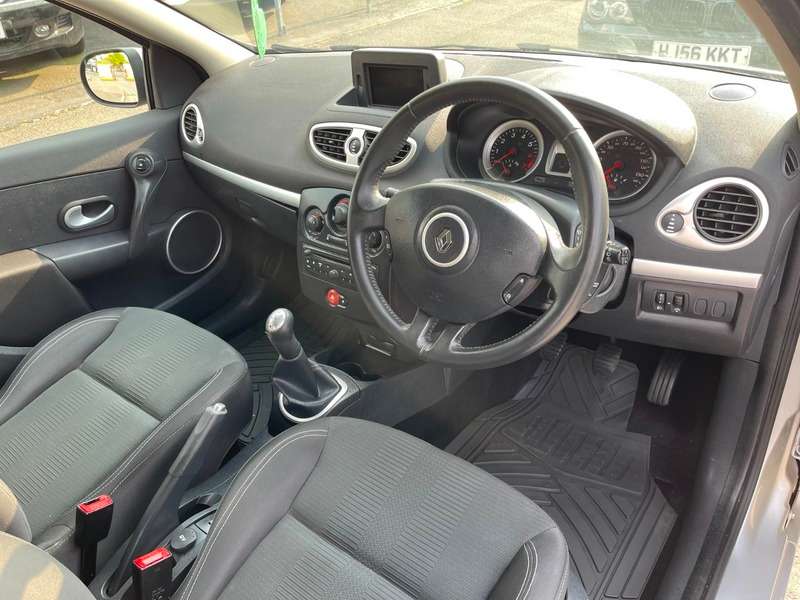 2011 RENAULT CLIO 2011 RENAULT CLIO