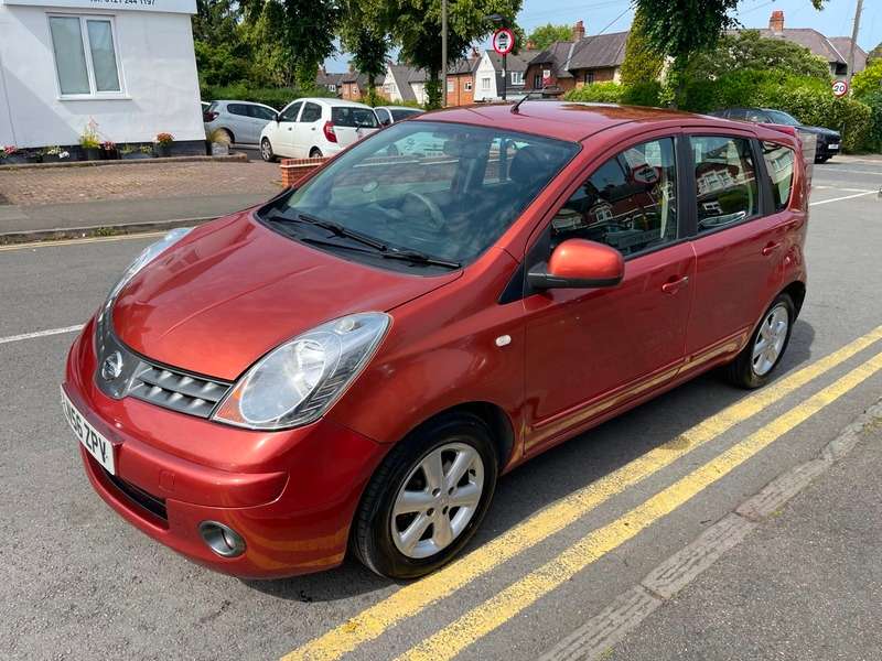 A 2006 NISSAN NOTE SE A 2006 NISSAN NOTE SE