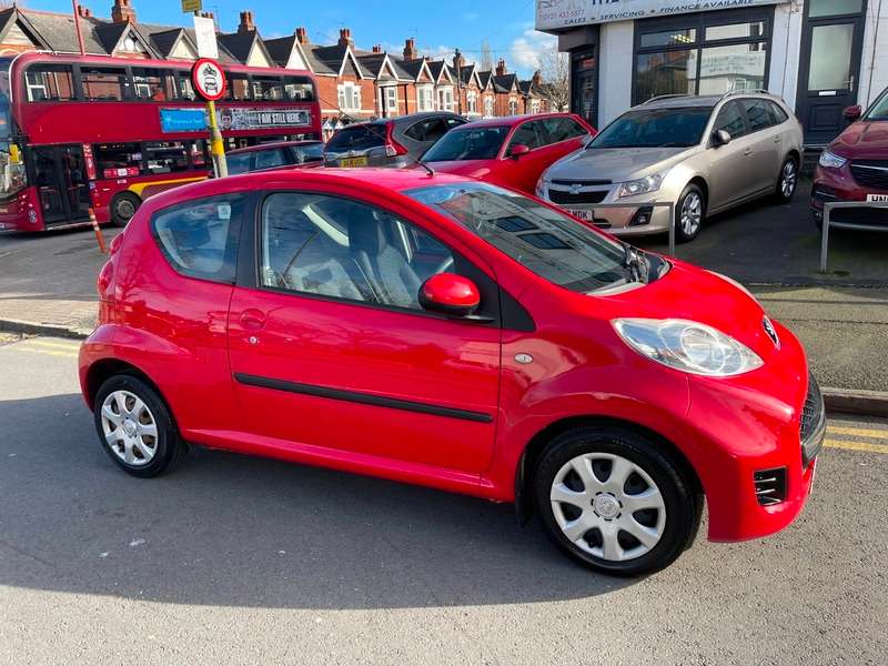 2011 PEUGEOT 107 2011 PEUGEOT 107