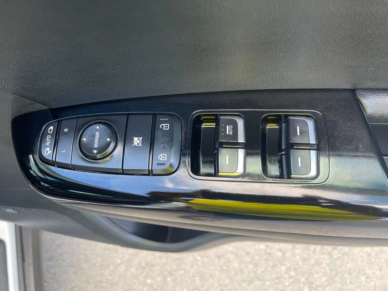 null KIA SPORTAGE null KIA SPORTAGE