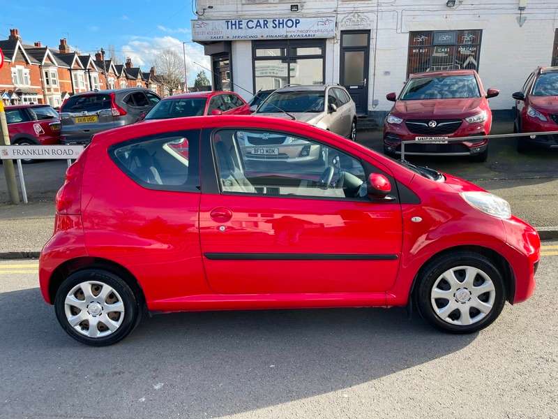 2011 PEUGEOT 107 2011 PEUGEOT 107