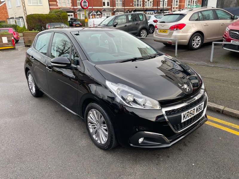 A 2018 PEUGEOT 208 S/S SIGNATURE A 2018 PEUGEOT 208 S/S SIGNATURE