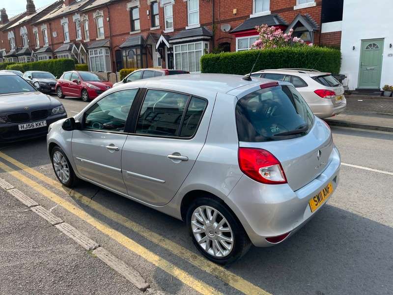 2011 RENAULT CLIO 2011 RENAULT CLIO