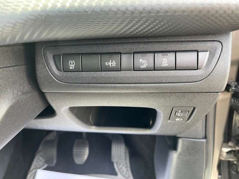 2014 PEUGEOT 2008 2014 PEUGEOT 2008