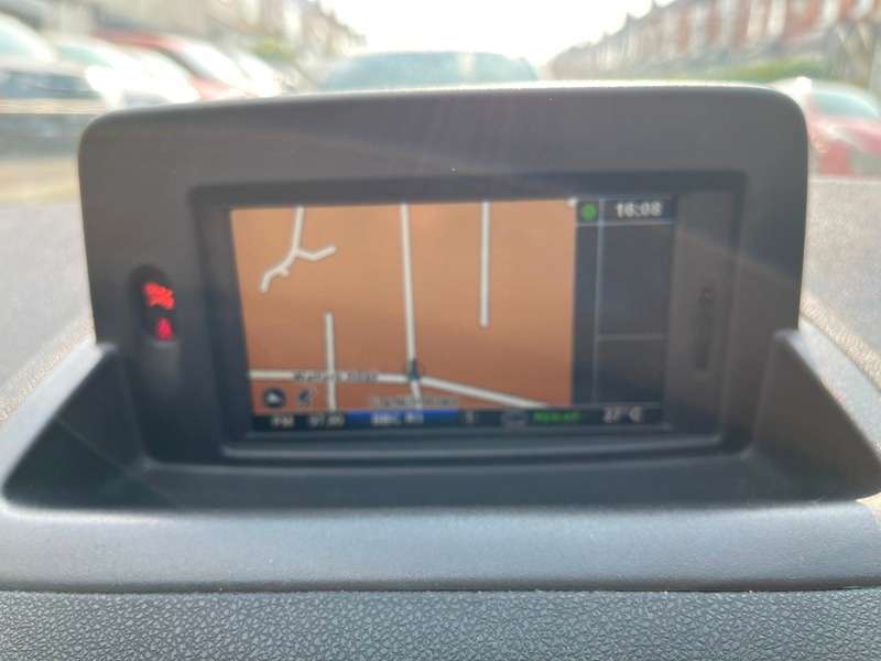 2011 RENAULT CLIO 2011 RENAULT CLIO