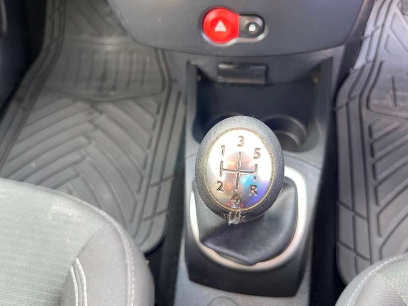 2011 RENAULT CLIO 2011 RENAULT CLIO