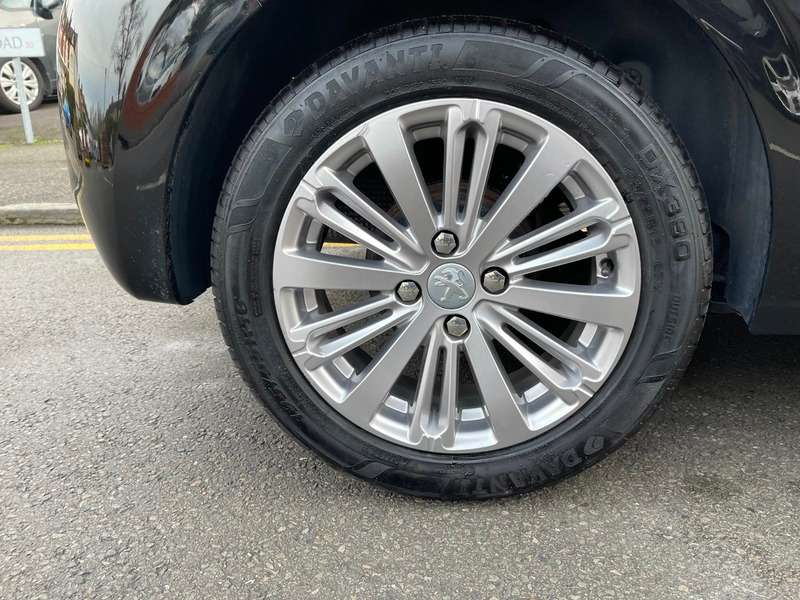 2018 PEUGEOT 208 2018 PEUGEOT 208