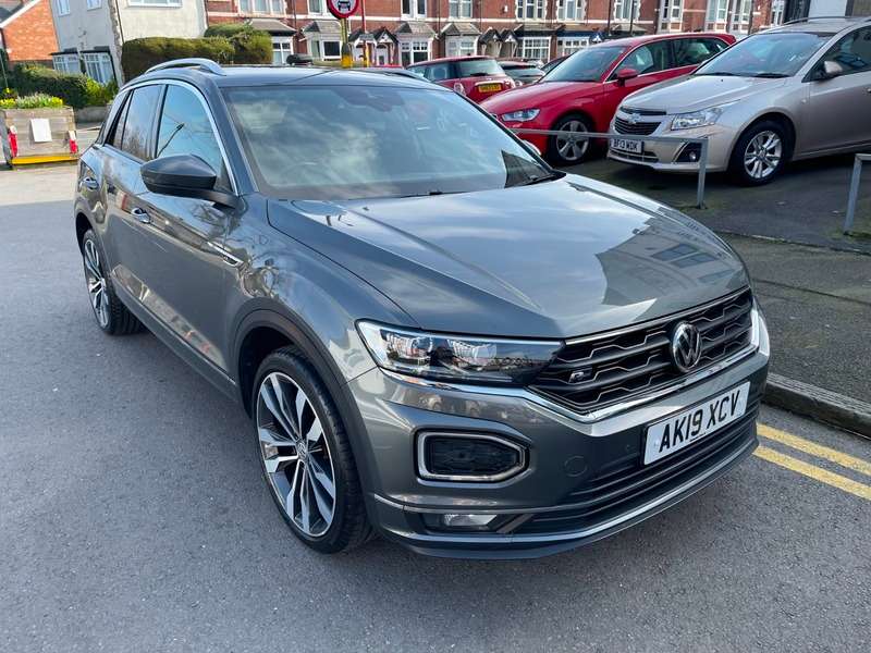 A 2019 VOLKSWAGEN T-ROC R-LINE TDI A 2019 VOLKSWAGEN T-ROC R-LINE TDI