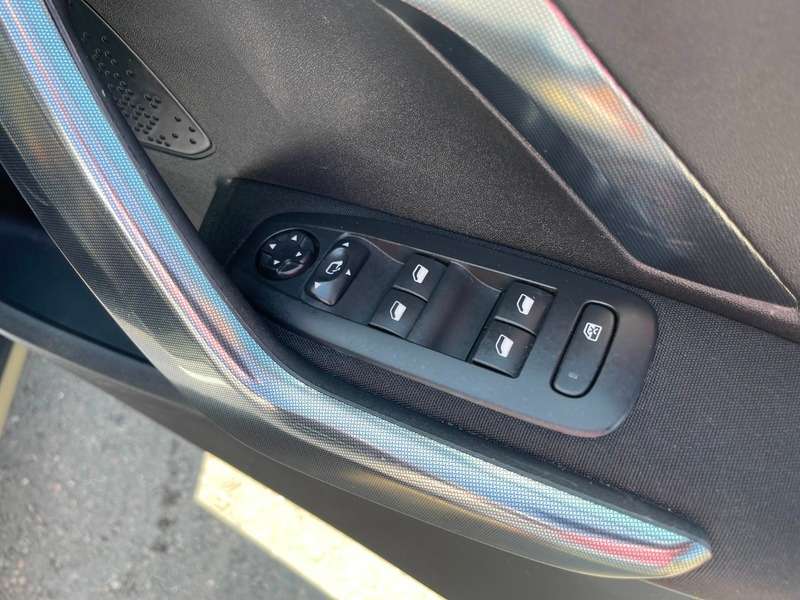 2016 PEUGEOT 2008 2016 PEUGEOT 2008