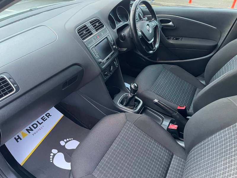 null VOLKSWAGEN POLO null VOLKSWAGEN POLO