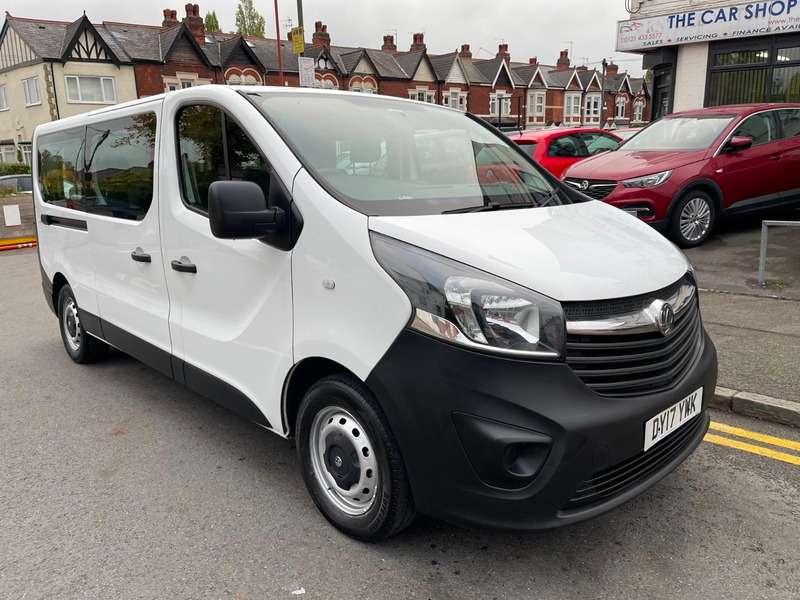 A 2017 VAUXHALL VIVARO L2H1 2900 COMBI CDTI BITURBO S/S A 2017 VAUXHALL VIVARO L2H1 2900 COMBI CDTI BITURBO S/S