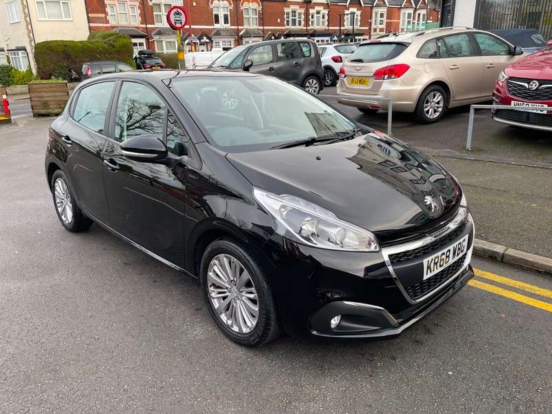 A 2018 PEUGEOT 208 S/S SIGNATURE A 2018 PEUGEOT 208 S/S SIGNATURE