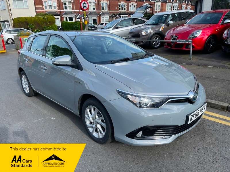 Check out this Toyota Auris 2018 Hybrid Electric Automatic