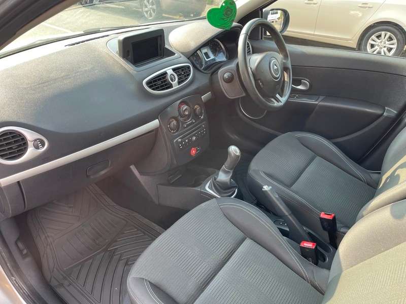 2011 RENAULT CLIO 2011 RENAULT CLIO