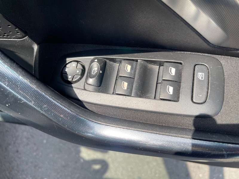 2014 PEUGEOT 2008 2014 PEUGEOT 2008