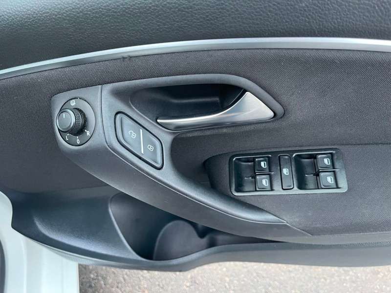 null VOLKSWAGEN POLO null VOLKSWAGEN POLO