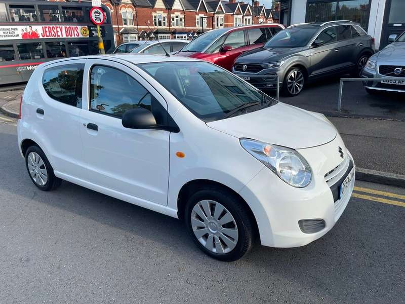 A 2015 SUZUKI ALTO SZ A 2015 SUZUKI ALTO SZ